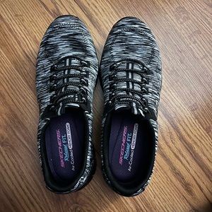 Skechers slip on sneakers